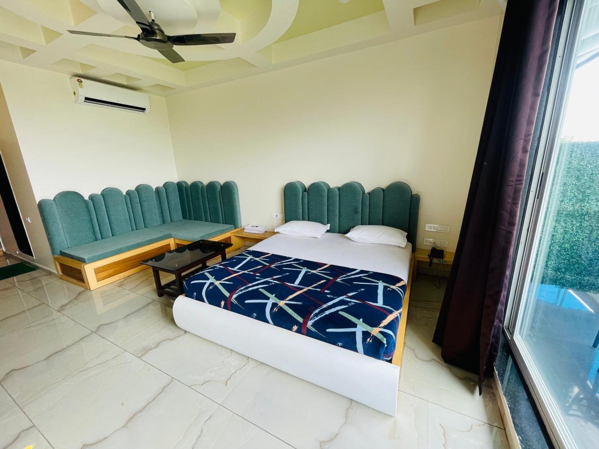 Natural Resort Panhala Exterior photo