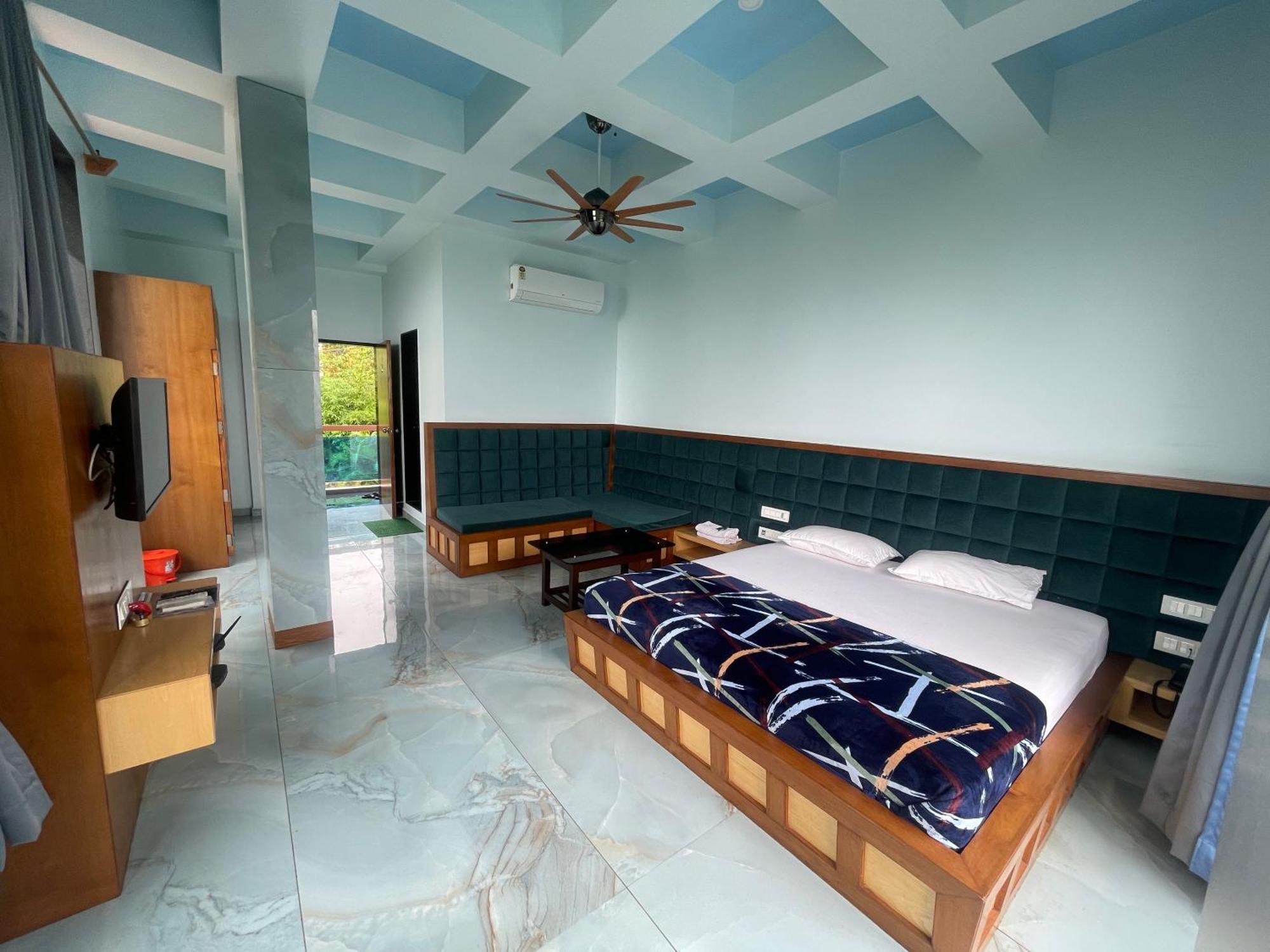 Natural Resort Panhala Exterior photo