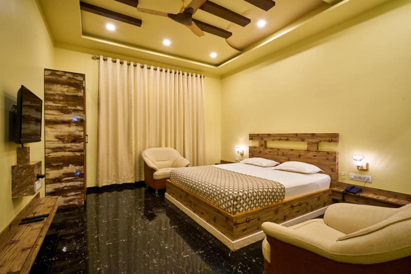 Natural Resort Panhala Exterior photo